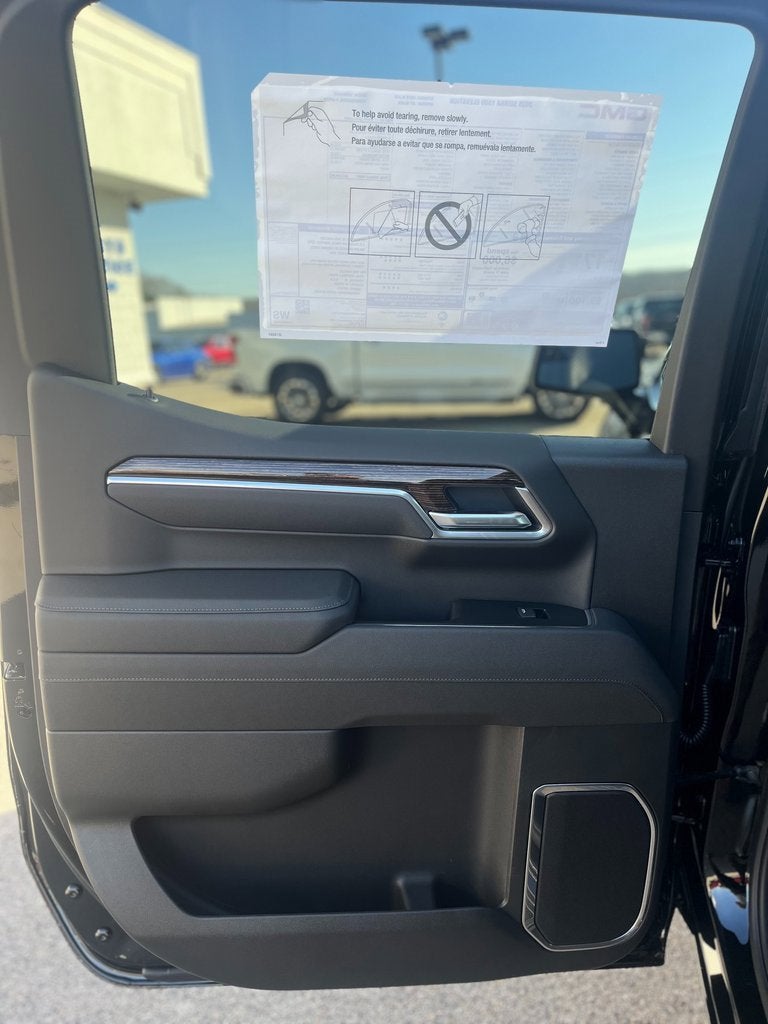 2025 GMC Sierra 1500 Elevation