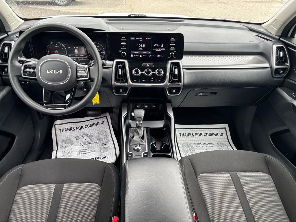 2022 Kia Sorento LX