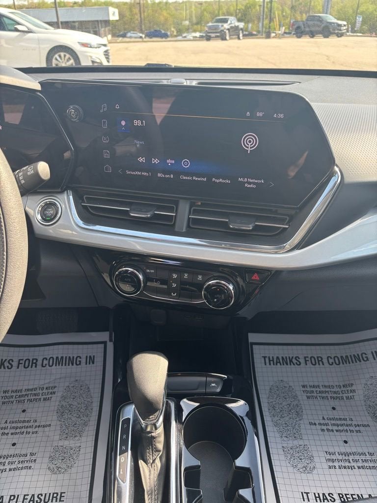 2025 Chevrolet Trax LT