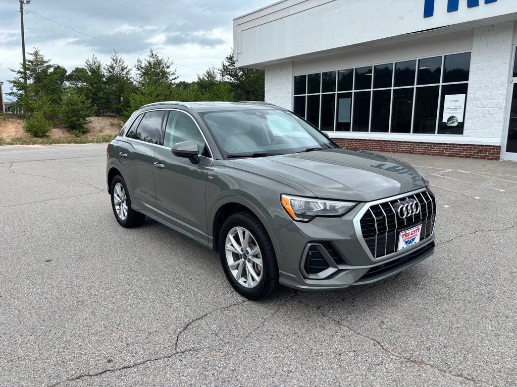 2022 Audi Q3 S line Premium