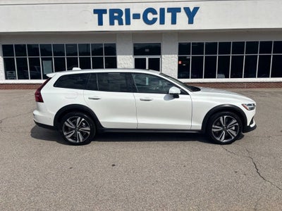2025 Volvo V60 Cross Country Plus