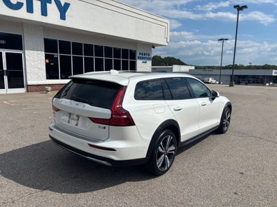 2025 Volvo V60 Cross Country Plus