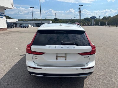 2025 Volvo V60 Cross Country Plus