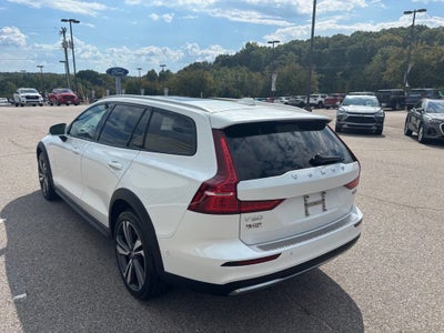 2025 Volvo V60 Cross Country Plus