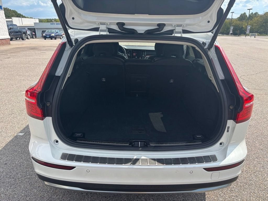 2025 Volvo V60 Cross Country Plus