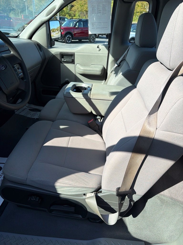 2004 Ford F-150 STX