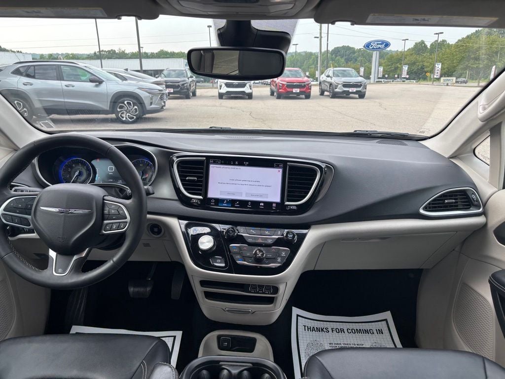 2024 Chrysler Pacifica Touring L