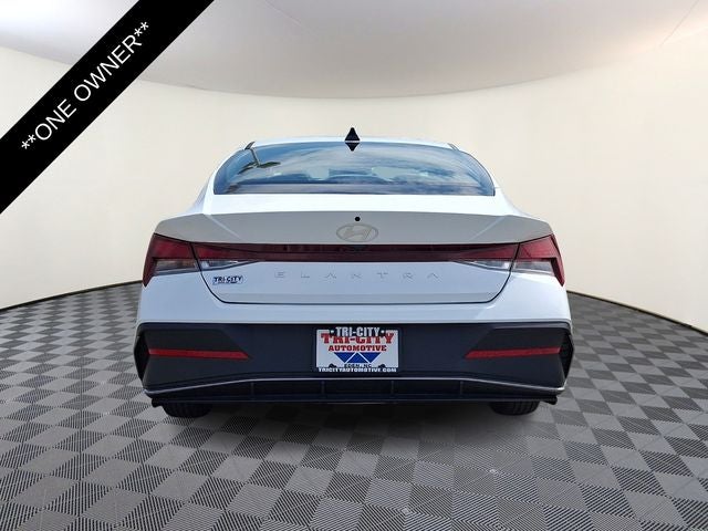 2025 Hyundai Elantra SE