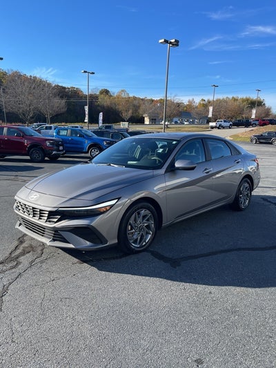 2024 Hyundai Elantra SEL