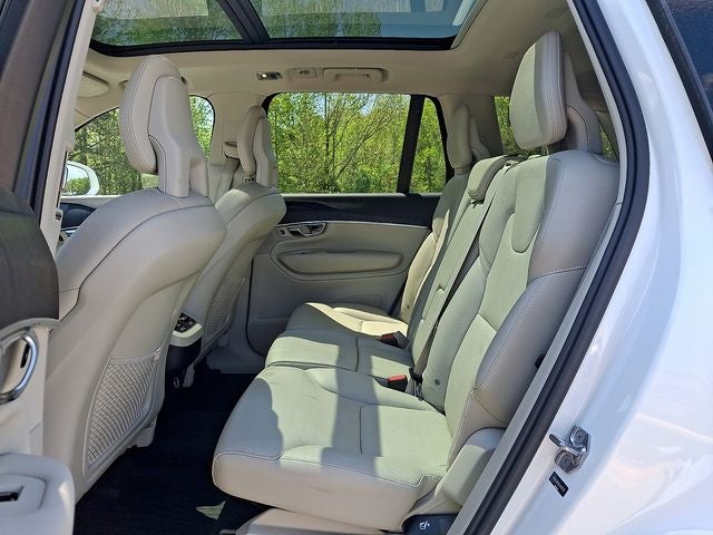 2020 Volvo XC90 T6 Momentum