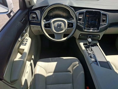 2020 Volvo XC90 T6 Momentum