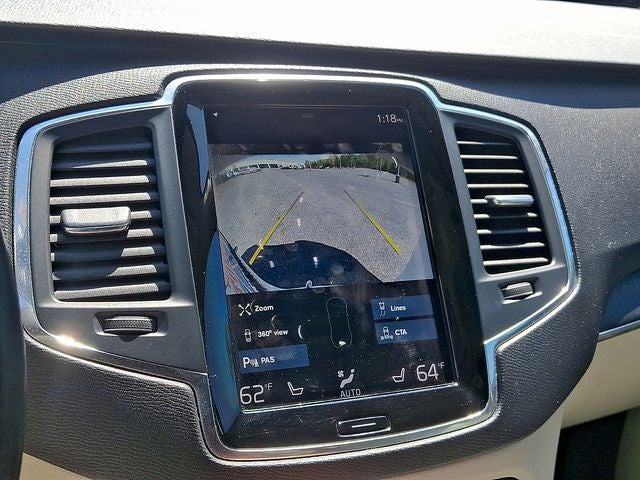 2020 Volvo XC90 T6 Momentum