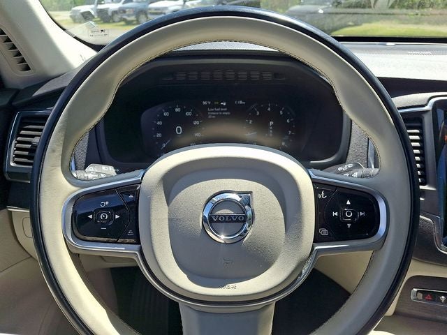 2020 Volvo XC90 T6 Momentum