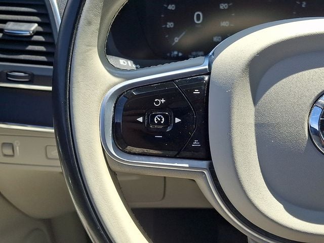 2020 Volvo XC90 T6 Momentum