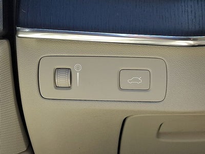 2020 Volvo XC90 T6 Momentum