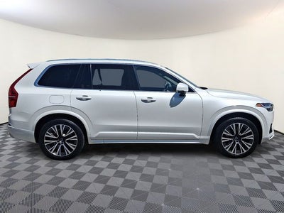 2020 Volvo XC90 T6 Momentum