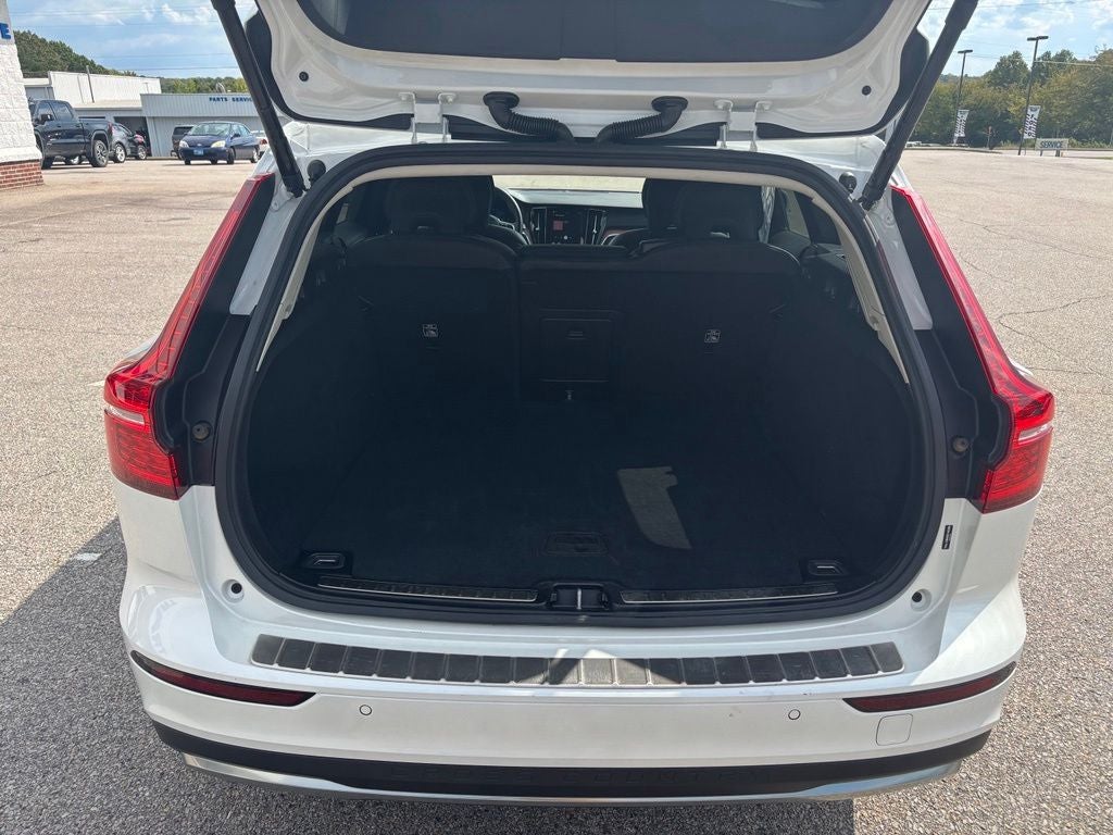 2025 Volvo V60 Cross Country B5 Plus